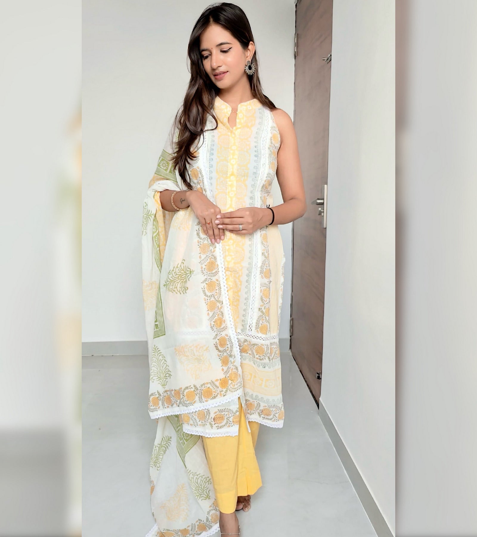 Buy Sanganeri Print Yellow White Cut Slives Suit Set