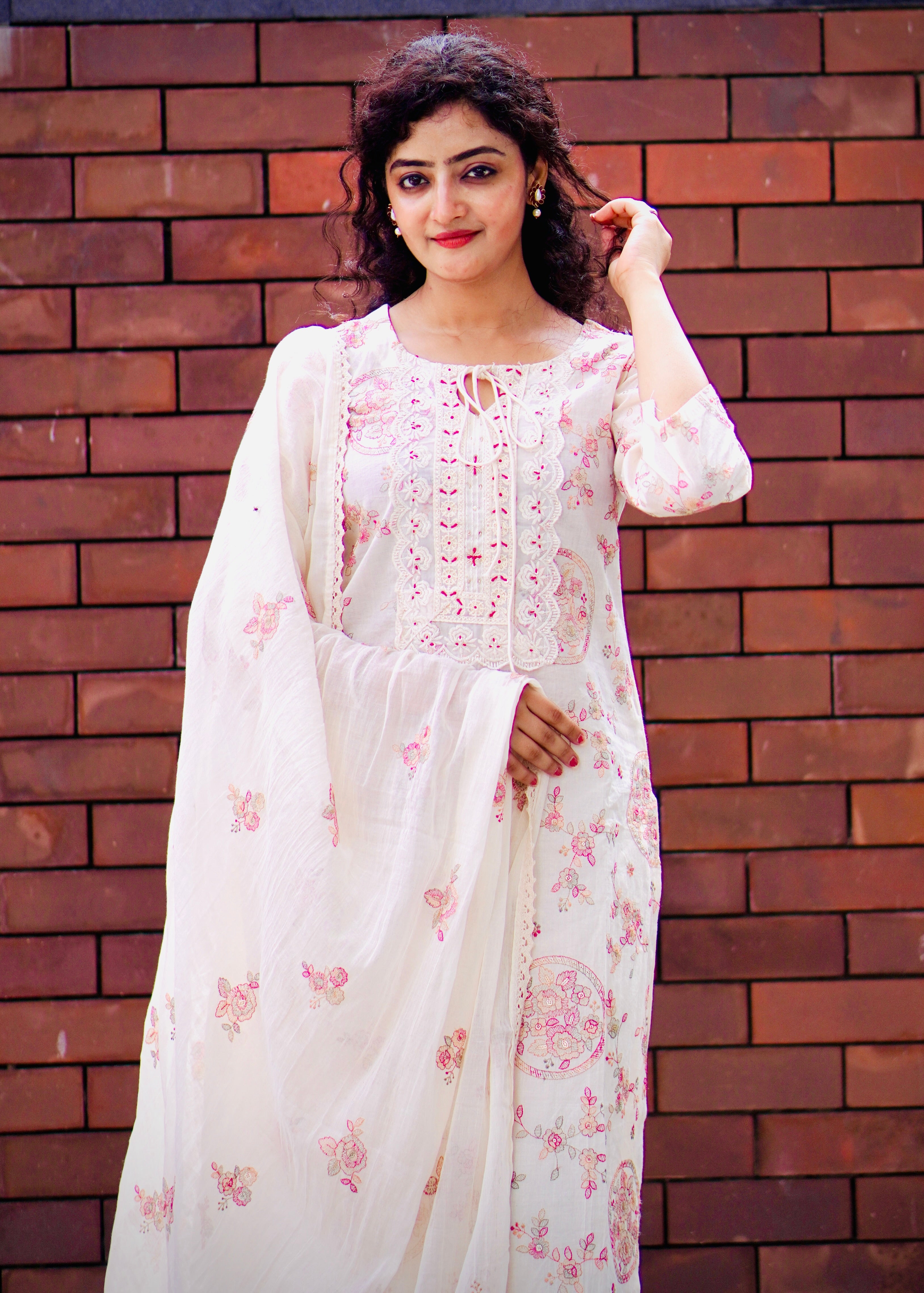White Suit Set Online Embroidery Hand Work
